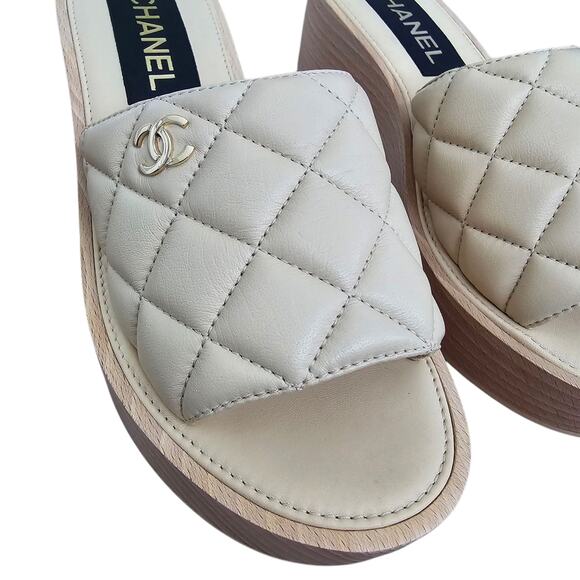 Chanel CC Wood Platform Sandal Slide Mule Size 39 US 8 8.5 Quilted Beige Leather - Picture 4 of 14